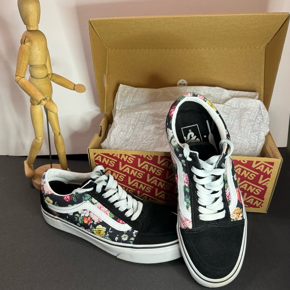 EUC, Vans OLD SKOOL Garden Flower. Size 8 women’s.